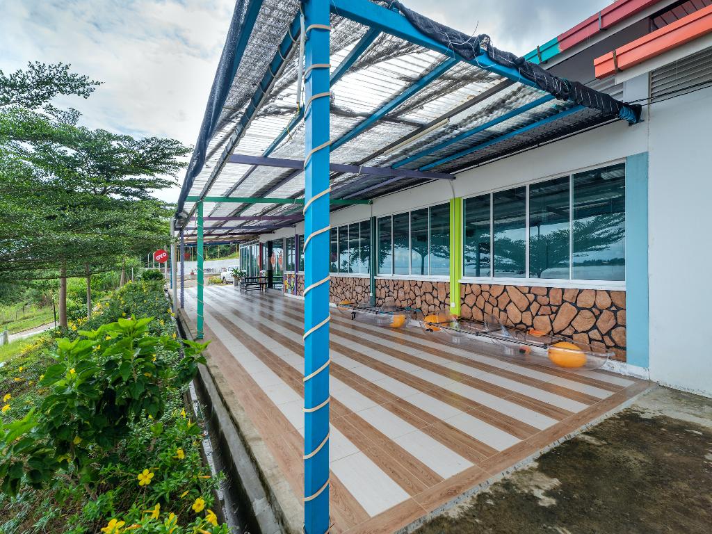 dreamland beach holiday