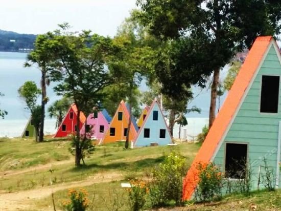 dreamland beach holiday