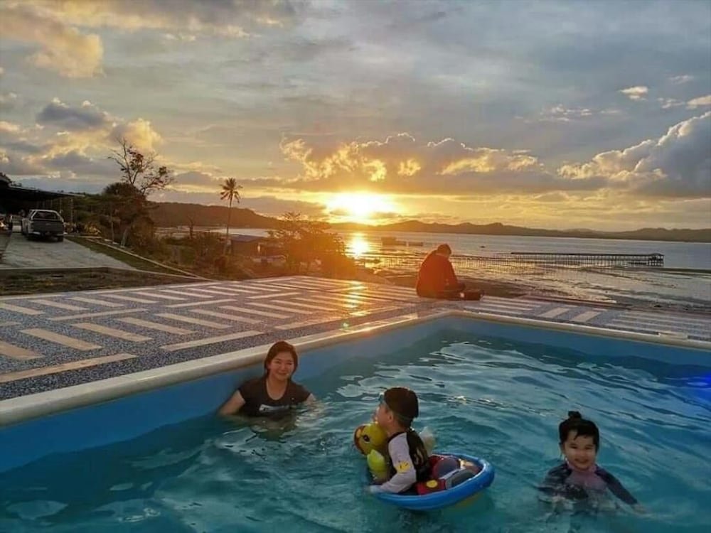 dreamland beach holiday