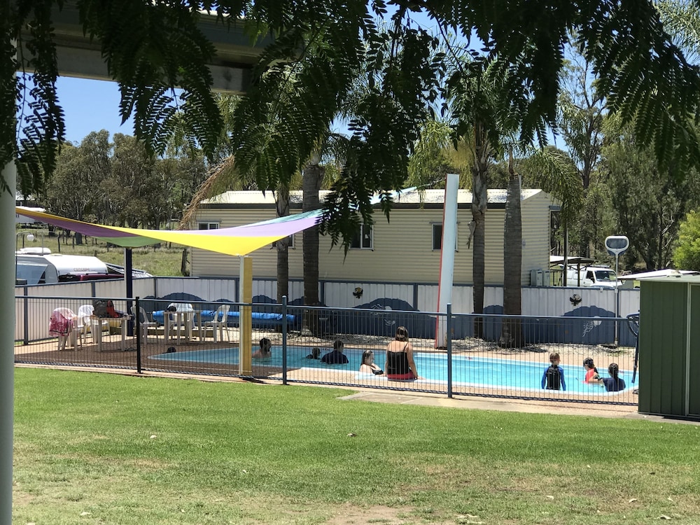 crows nest qld tourist park