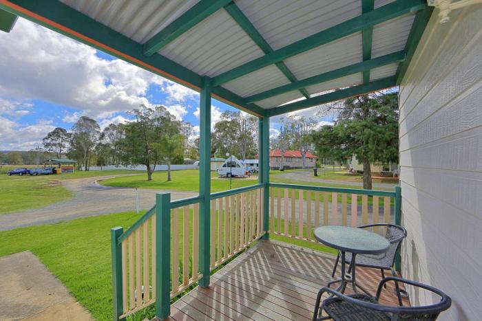 crows nest qld tourist park