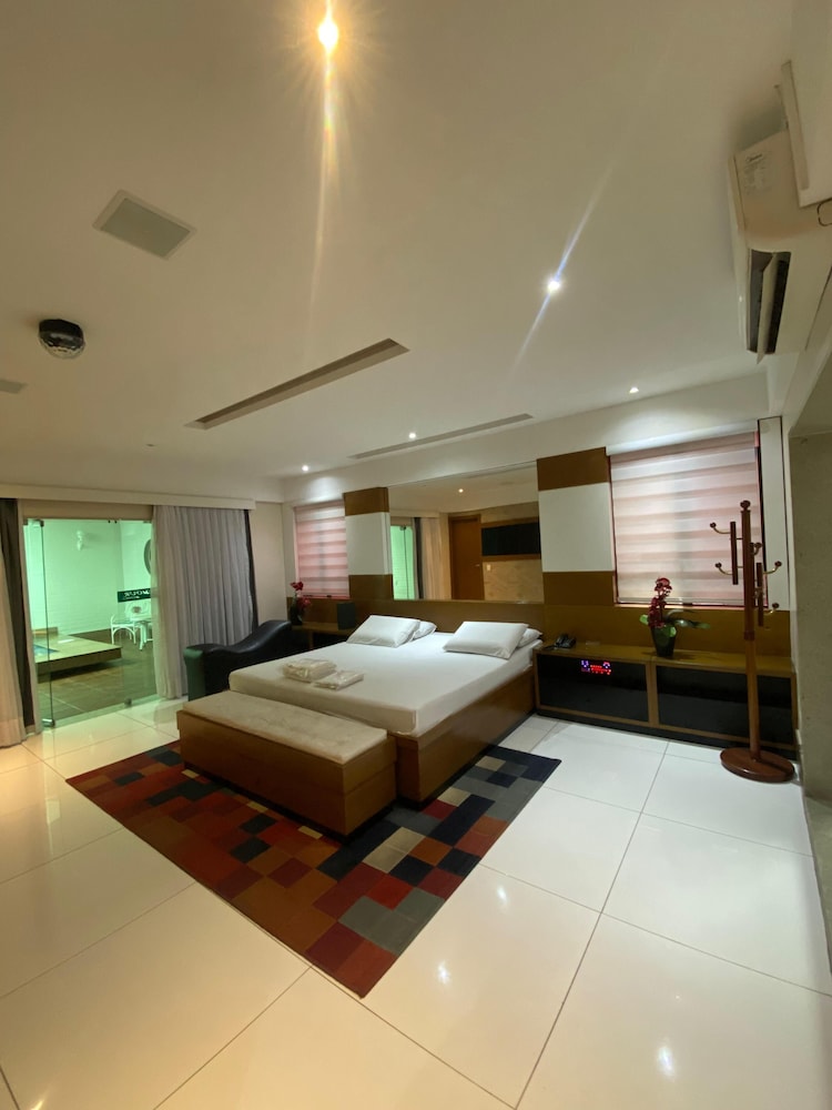lamour motel