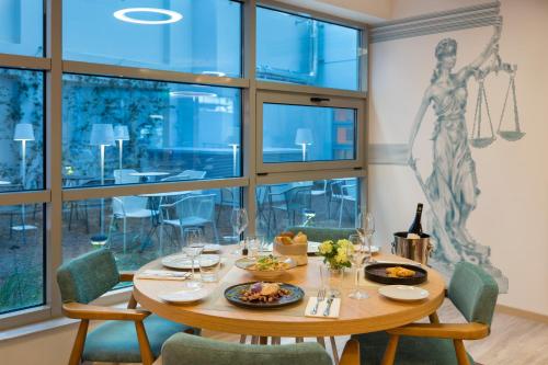 ibis styles athens routes