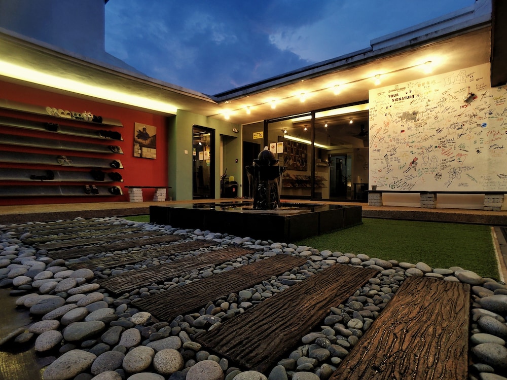beds in garden hostel sdn bhd