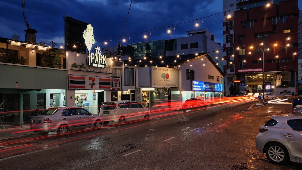 beds in garden hostel sdn bhd
