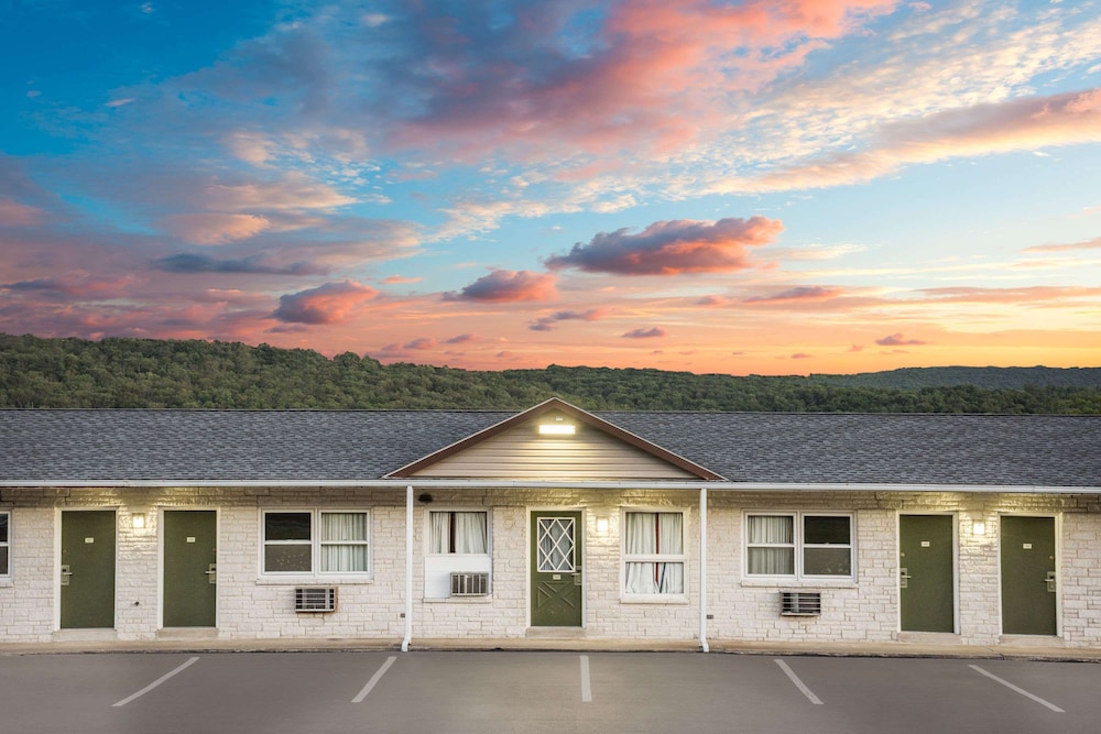 knights inn pine grove