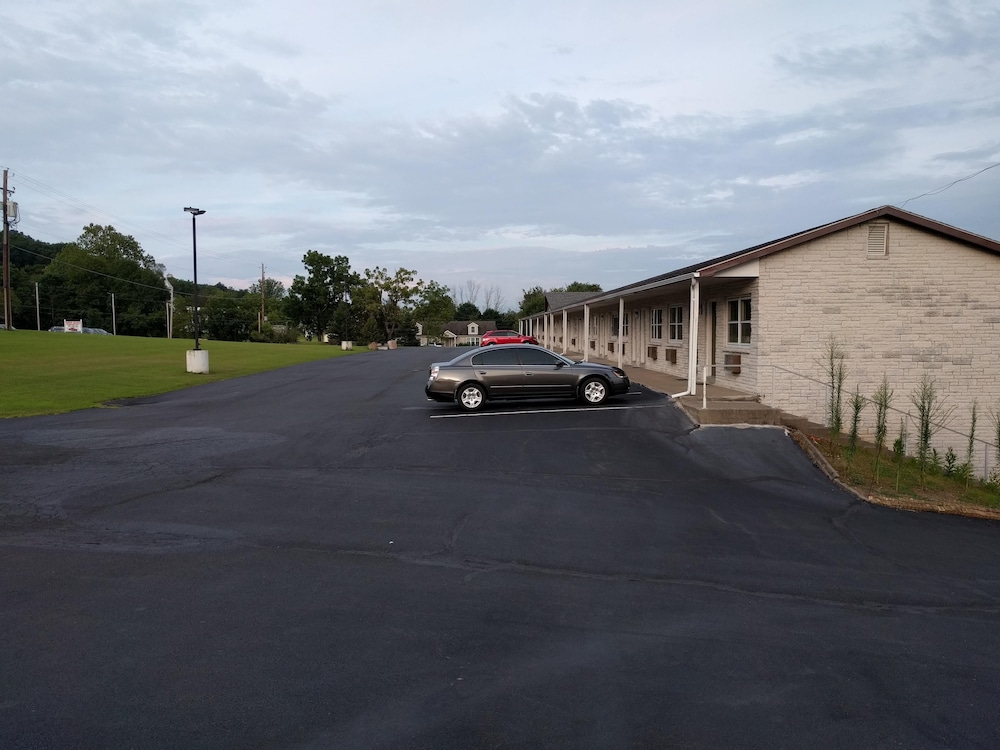 knights inn pine grove