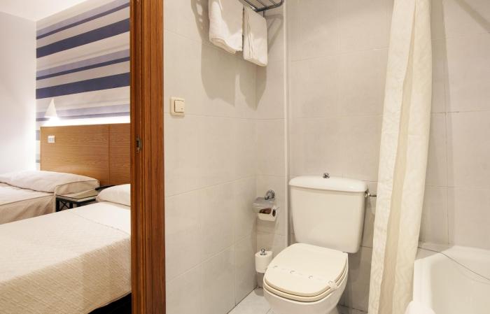 hostal bezana