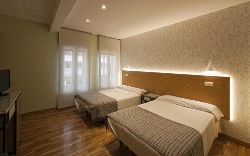 hostal bezana