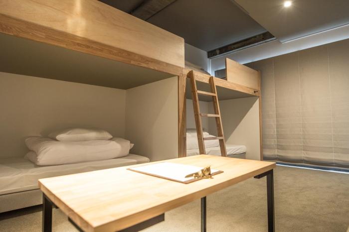 emblem flow hakone hostel