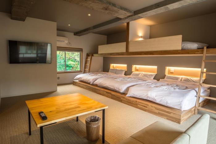 emblem flow hakone hostel