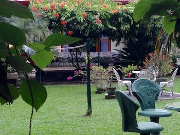 Yalegoda Walauwa Homestay,,3 star