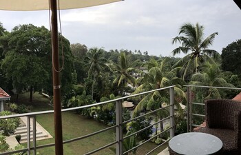 tropical house jungleside villa