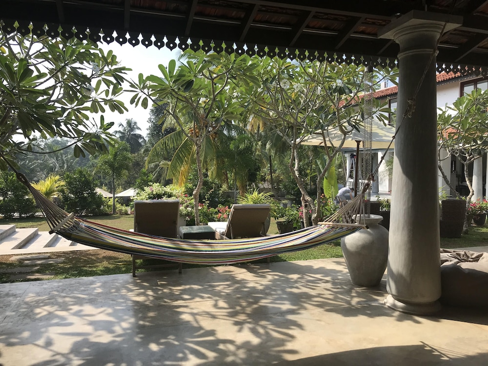 tropical house jungleside villa