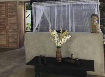 tropical house jungleside villa