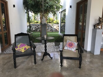 tropical house jungleside villa