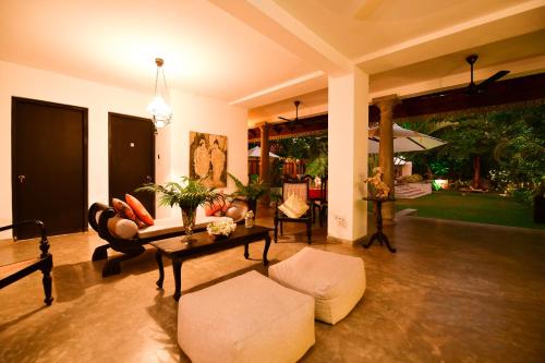 tropical house jungleside villa