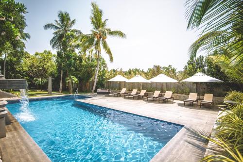tropical house jungleside villa
