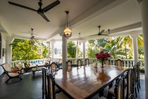 tropical house jungleside villa