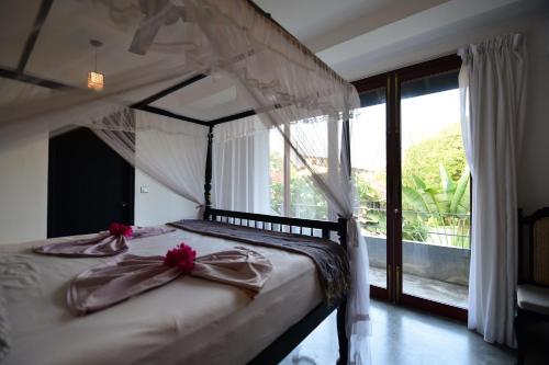 tropical house jungleside villa