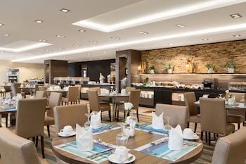 Howard Johnson By Wyndham Dammam,,3 star