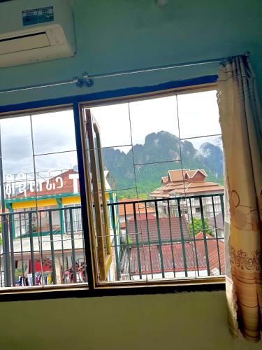 vang vieng freedom backpackers 2