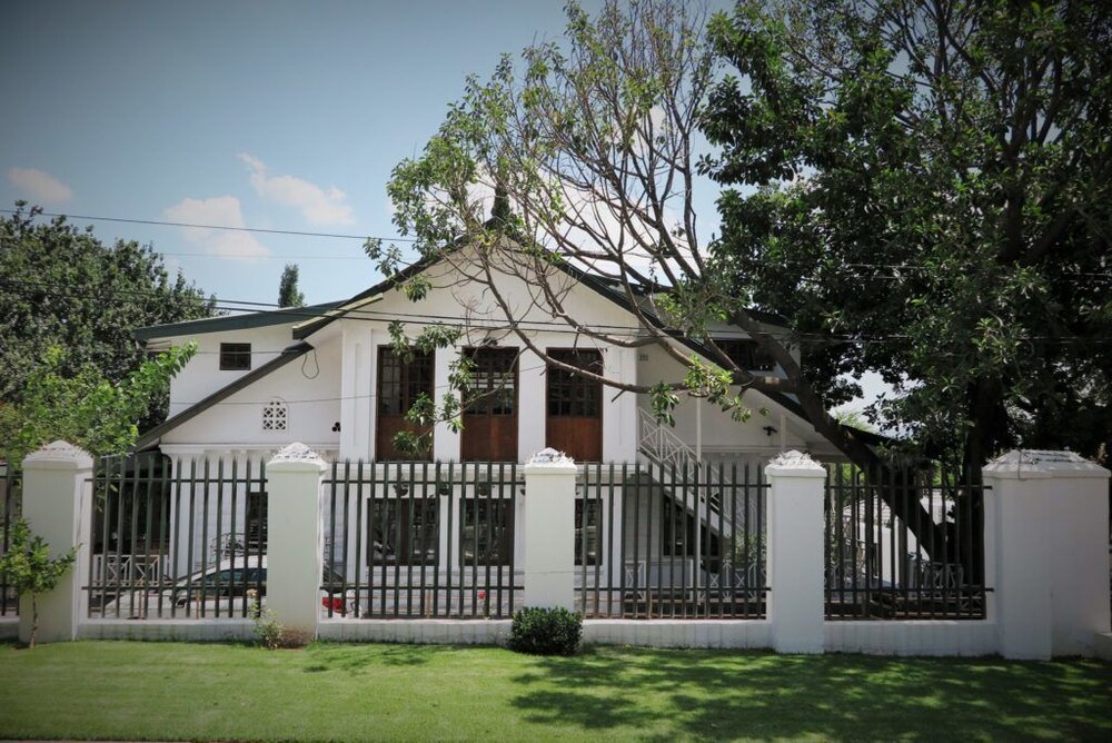 sandton farmhouse