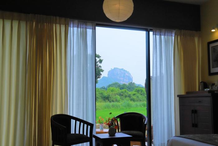 sigiriya kings resort