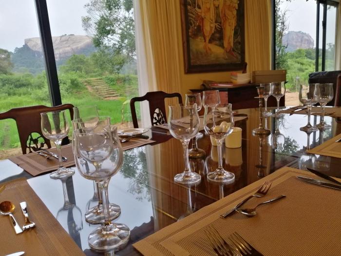 sigiriya kings resort
