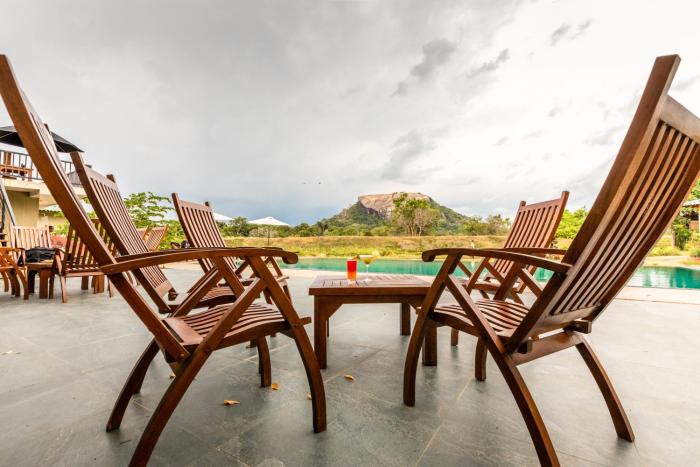 sigiriya kings resort