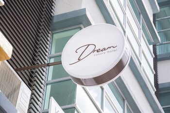 dream luxury hotel