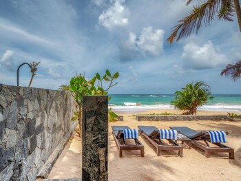 blue parrot beach villa