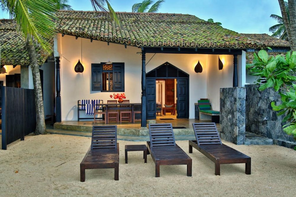 blue parrot beach villa