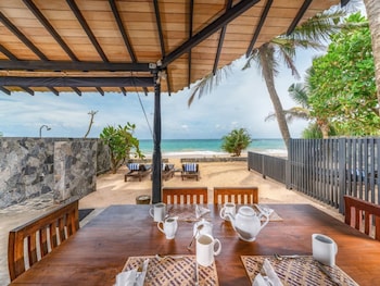 blue parrot beach villa