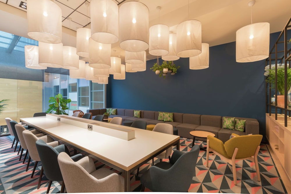 hampton by hilton utrecht central station