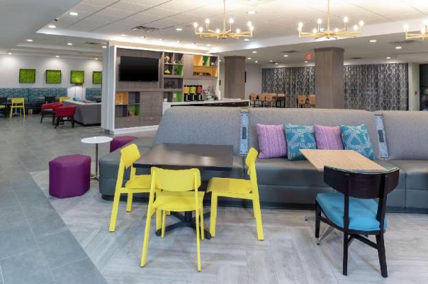 home2 suites by hilton indianapolis airport