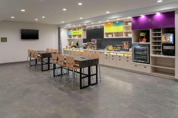 home2 suites by hilton indianapolis airport