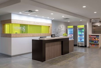 home2 suites by hilton indianapolis airport