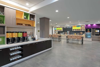 home2 suites by hilton indianapolis airport