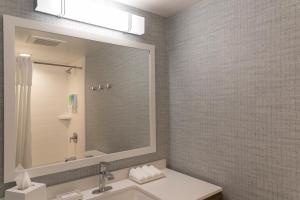 home2 suites by hilton indianapolis airport