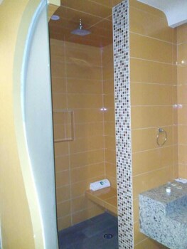 hotel jard inn adults only