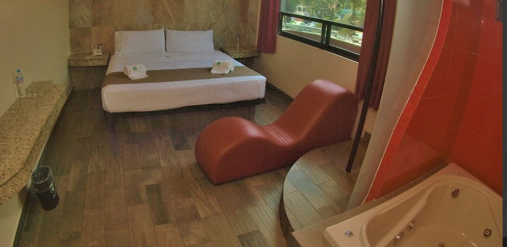 hotel jard inn adults only