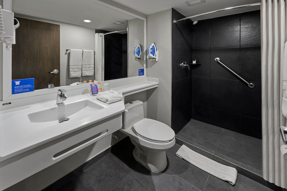 city express by marriott ensenada