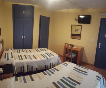 hostal guzman el bueno by gaiarooms