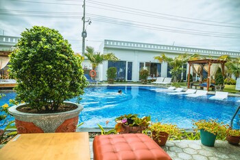 suoi tien hills hotel
