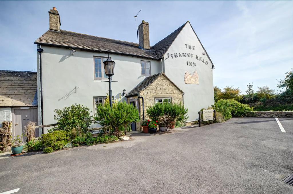 thames head inn