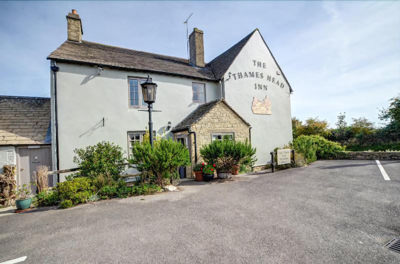 thames head inn