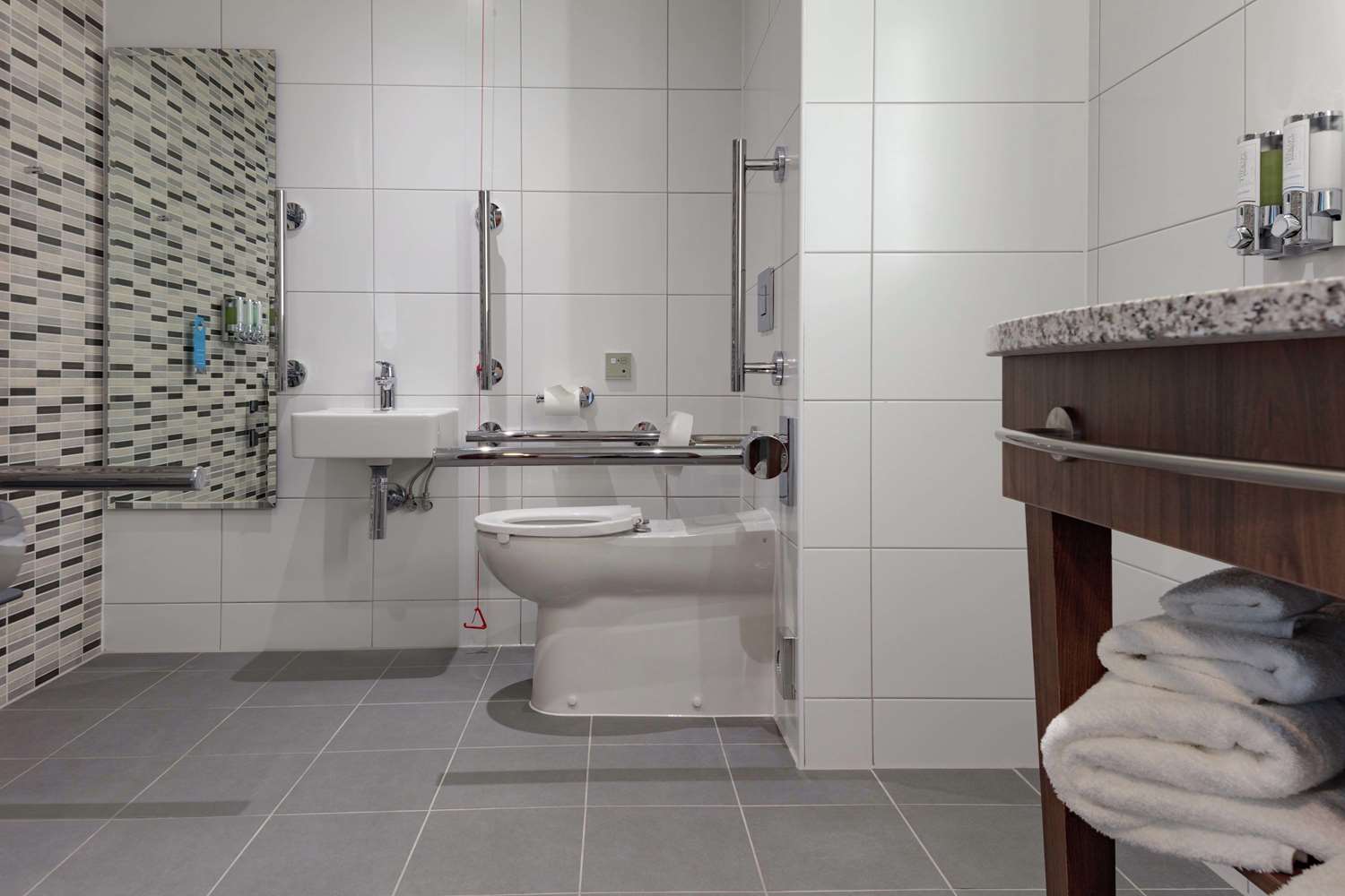 hampton by hilton edinburgh airport