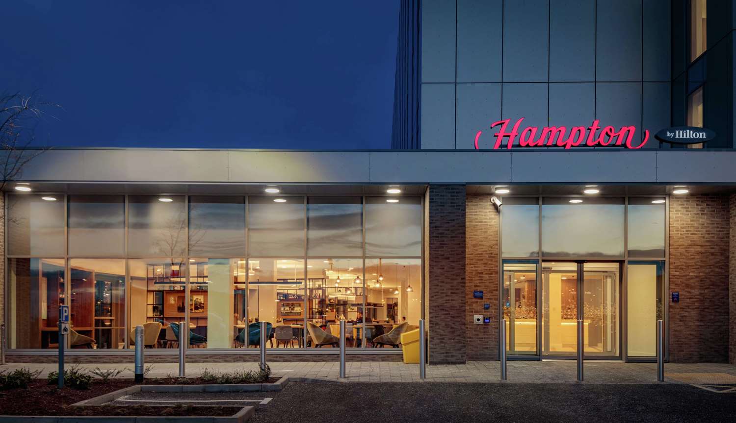 hampton by hilton edinburgh airport