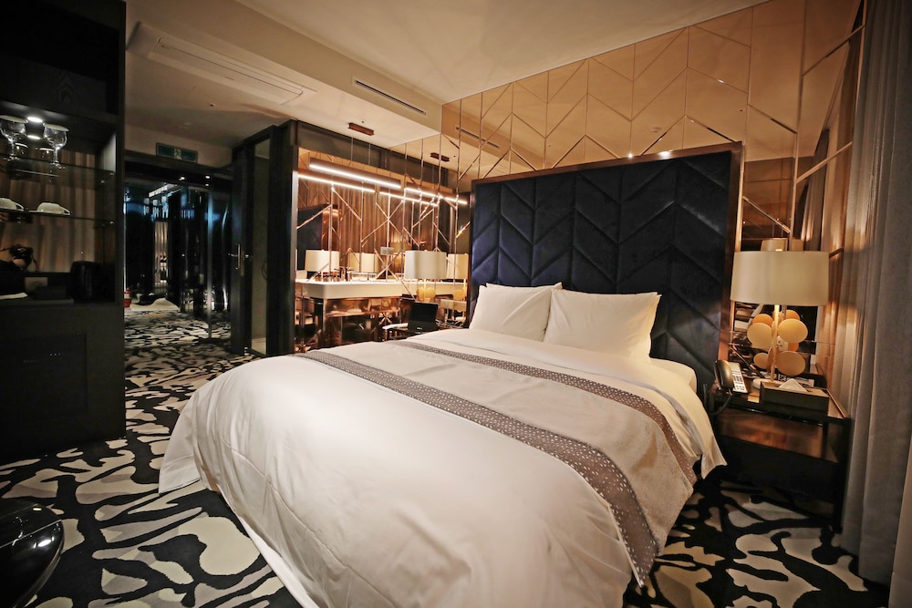 best louis hamilton hotel gwang an